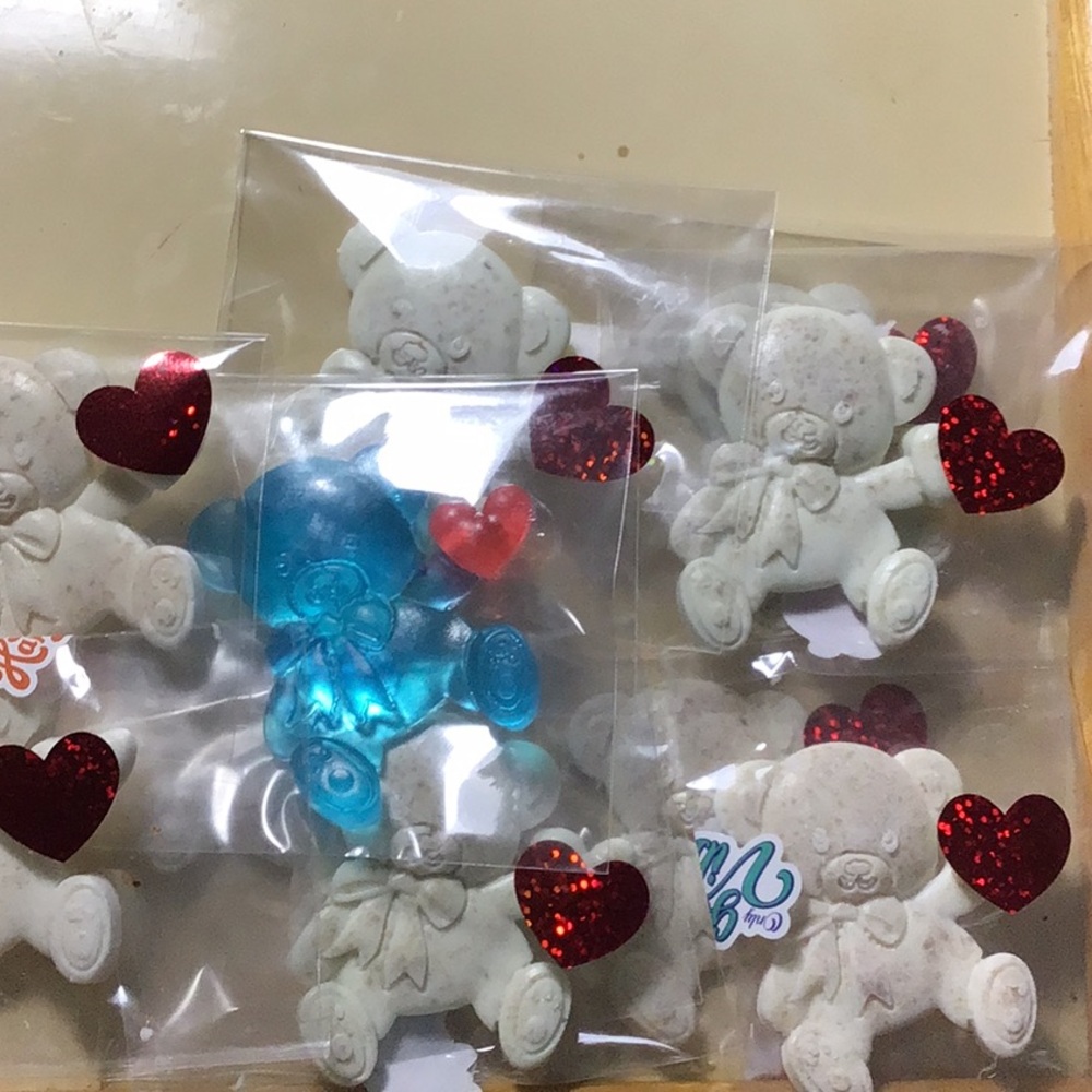 Cute Teddy Bear Soaps Melts with Red Hearts Stickers
